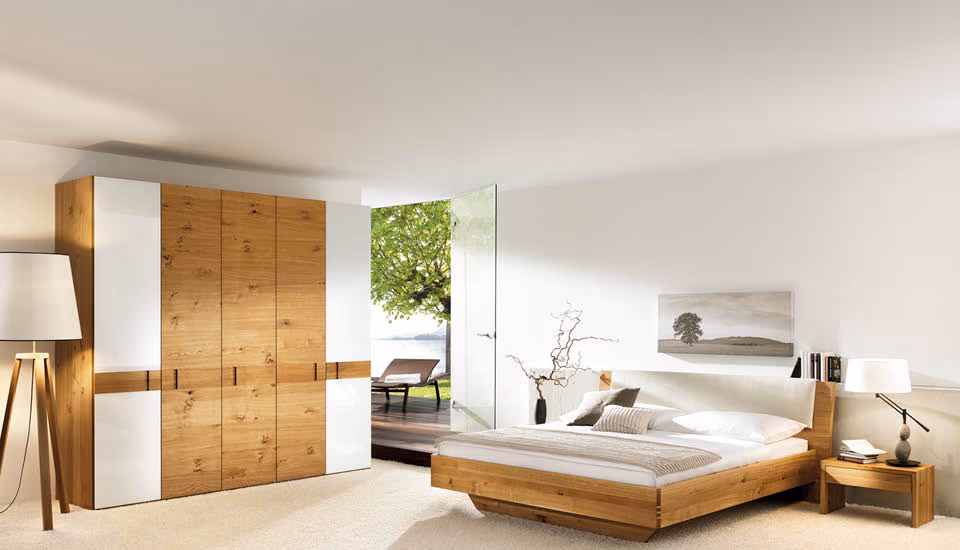 Schlafzimmereinrichtung von Anrei mit Bett, Kommoden und Kleiderschrank