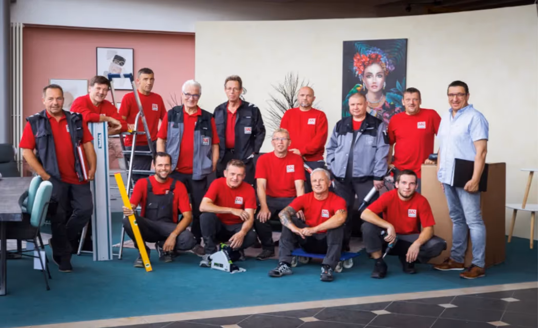 Grupenfoto Monteure und Lieferanten von Wagner Wohnen