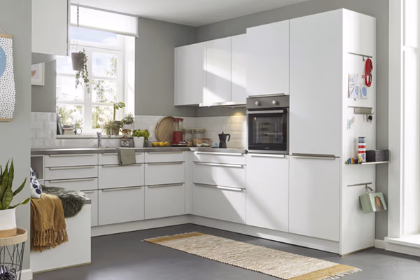 Eine Einbauküche mit Einbaugeräten ist ein harmonisches Ensemble.