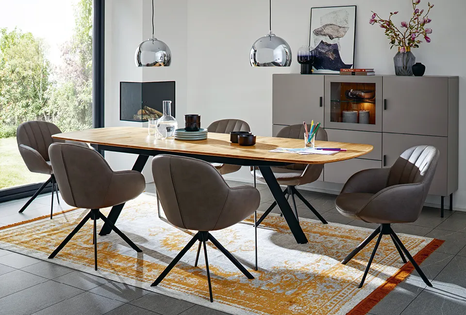 Farb- und Materialmix im Esszimmer