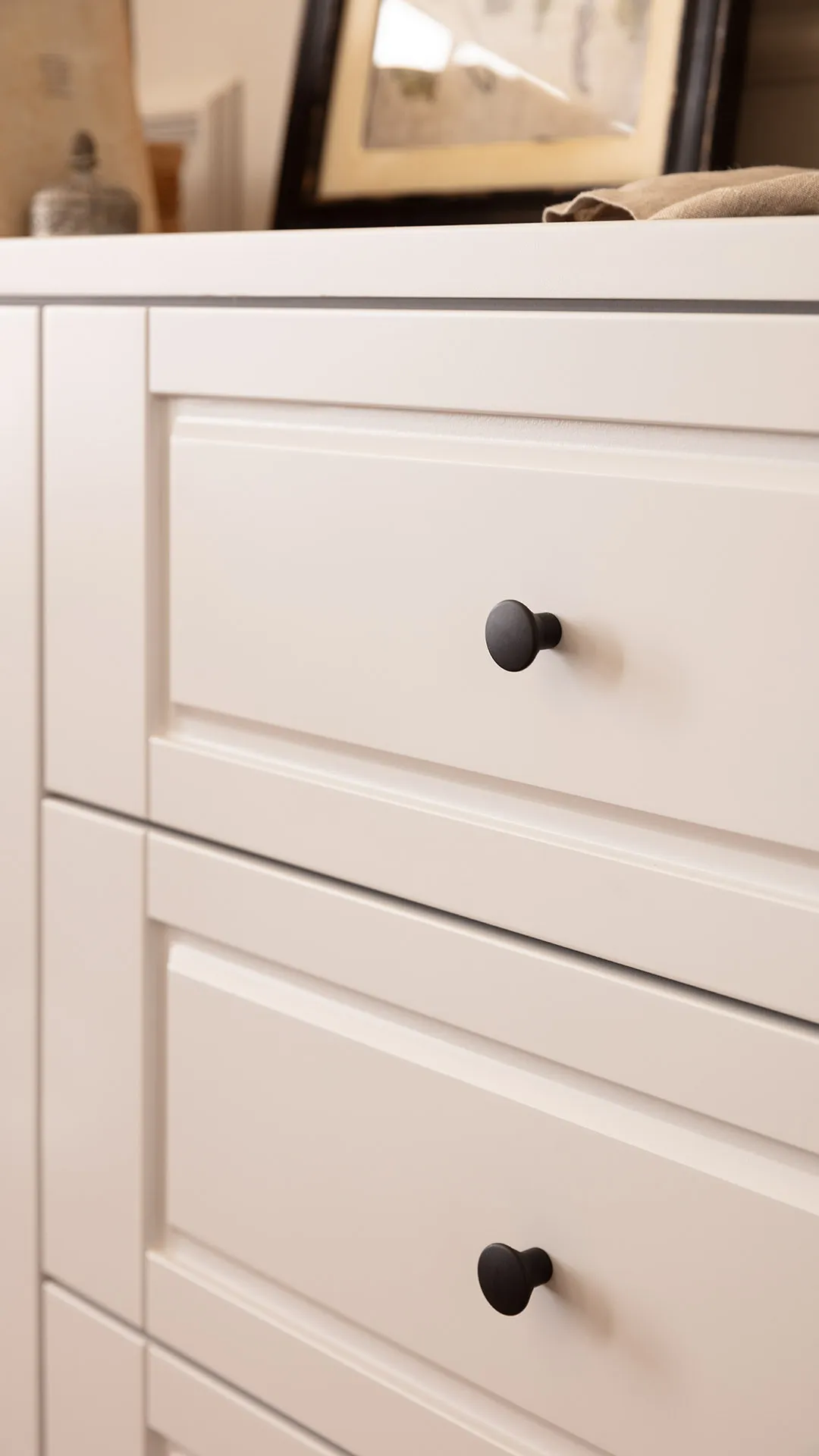 Lebensart Sideboard Stanford Nahaufnahme der Schubladen und Griffe