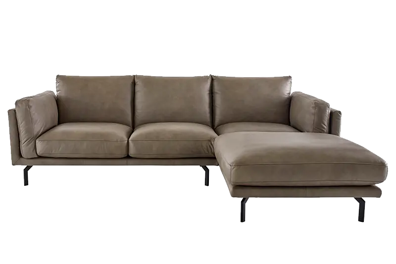 3-Sitzer Sofa mit Longchair in braunem Leder.