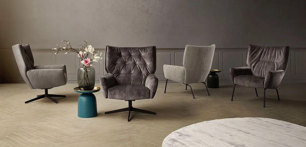 Sessel mit variierenden Stilrichtungen