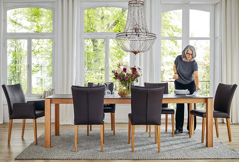 Ob Kronleuchter oder moderne Lampen: Die Beleuchtung im Esszimmer ist wichtig.