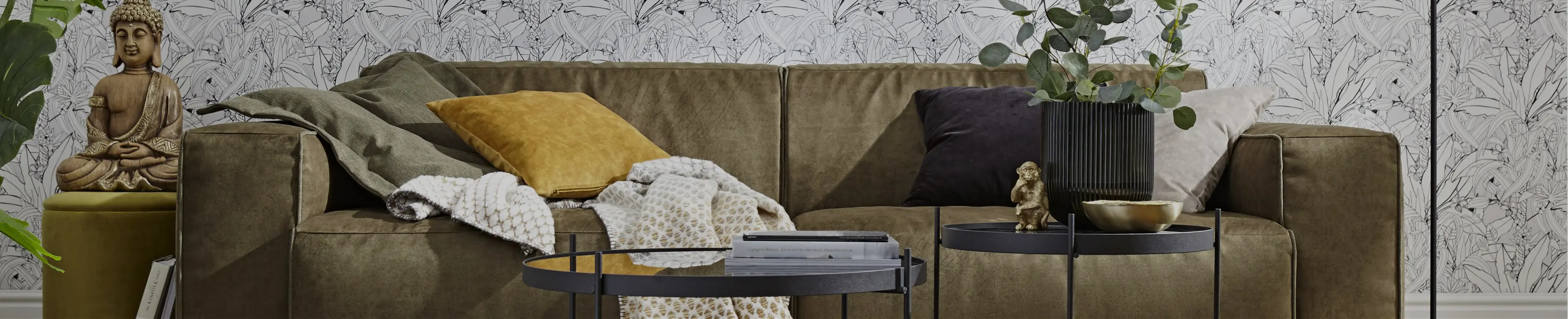 Frau Starke, schwarzer Hintergrund, Text