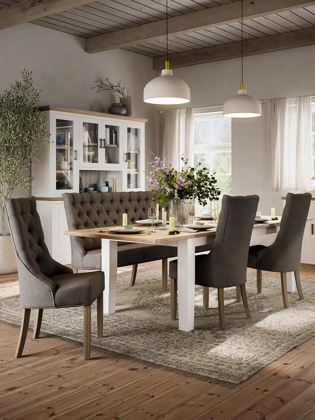 Esstisch mit Sitzbank und Esszimmerstühlen