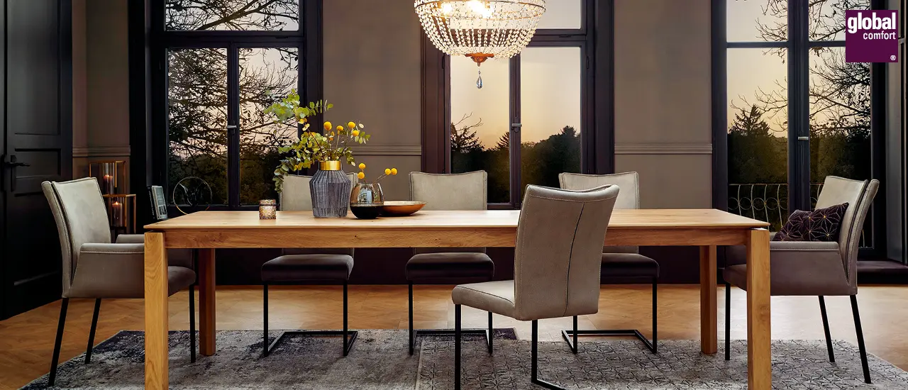 Global Comfort - Stylische Esszimmereinrichtung mit hölzernem Esstisch