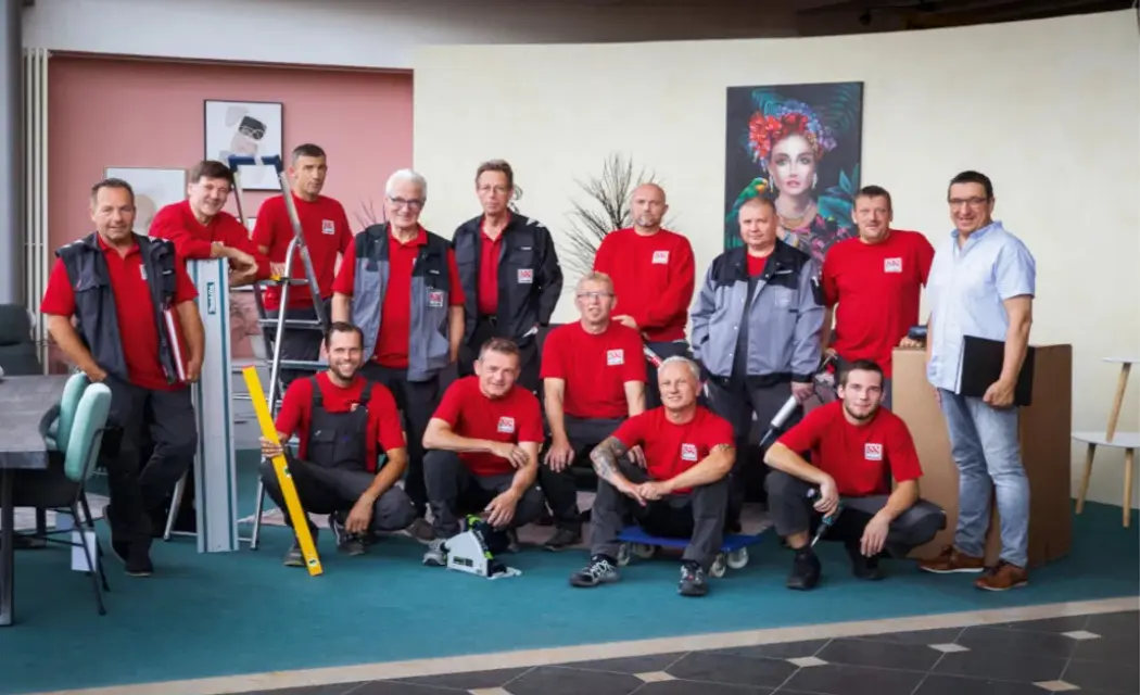 Grupenfoto Monteure und Lieferanten von Wagner Wohnen