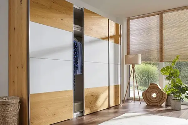 Kleiderschrank für mehr Stauraum