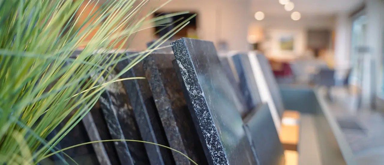 Verschiedene Steinmuster für Küchenarbeitsplatten