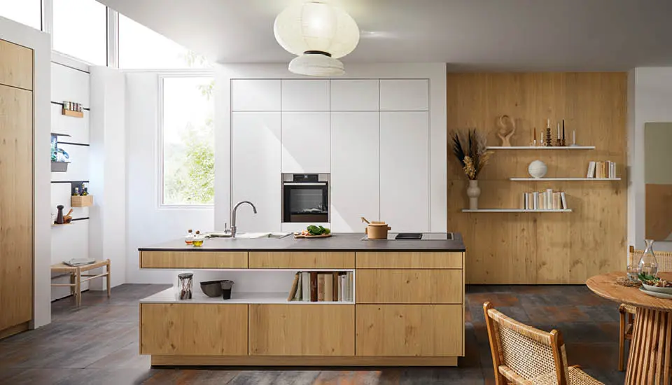 Contur Wohnzimmereinrichtung mit Ledercouch und Kaffeetisch