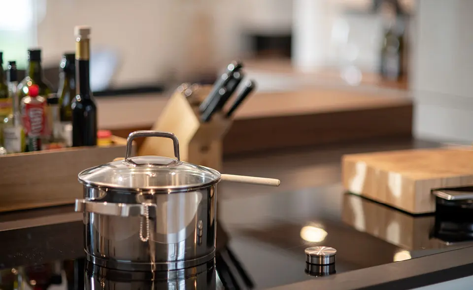 Küche mit praktischer Abstellfläche