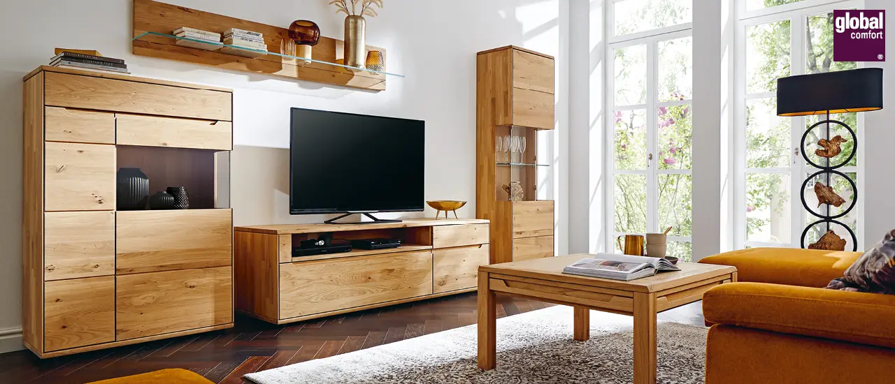 Global Comfort - Wohnwand und Couchtisch aus Holz
