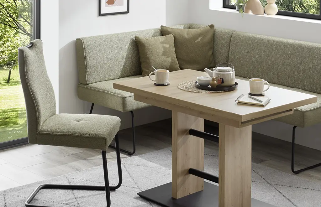 Kleines Esszimmer in grün