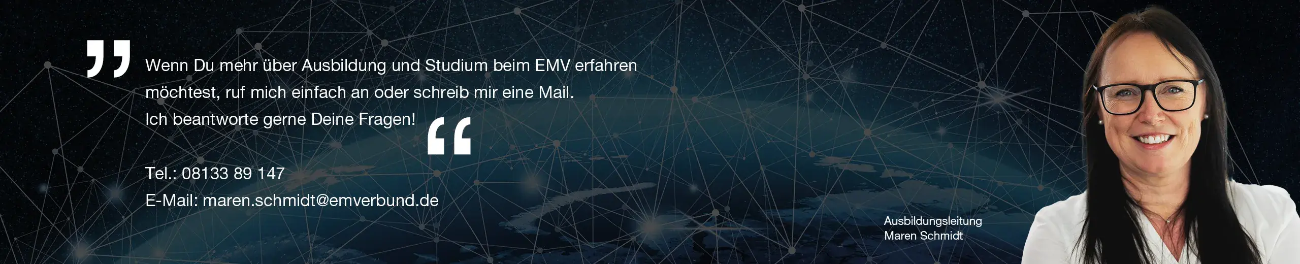 Frau Schmidt, schwarzer Hintergrund, Text