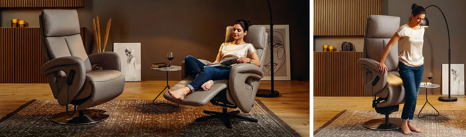 Frau im Relaxsessel im gemütlichen Wohnzimmer-Ambiete, barfuß auf Teppich am ergonomischen Relax-Sessel mit elektrischer Aufstehhilfe