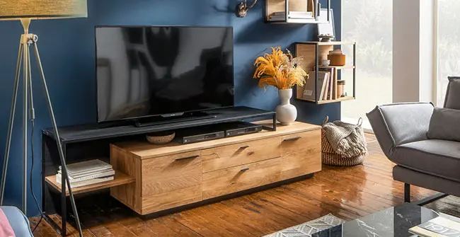 TV Board mit Holz und Metall Elementen