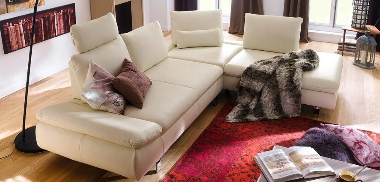 Wohnzimmer: Sofa als Mittelpunkt