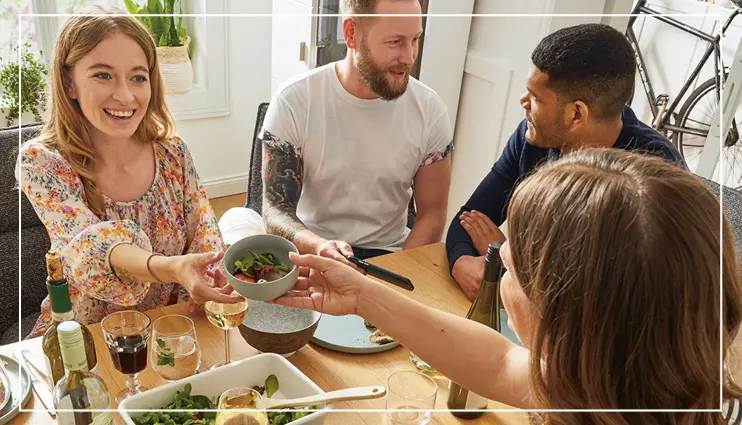 Im Esszimmer findet der Austausch in der Familie und zwischen Freunden statt.