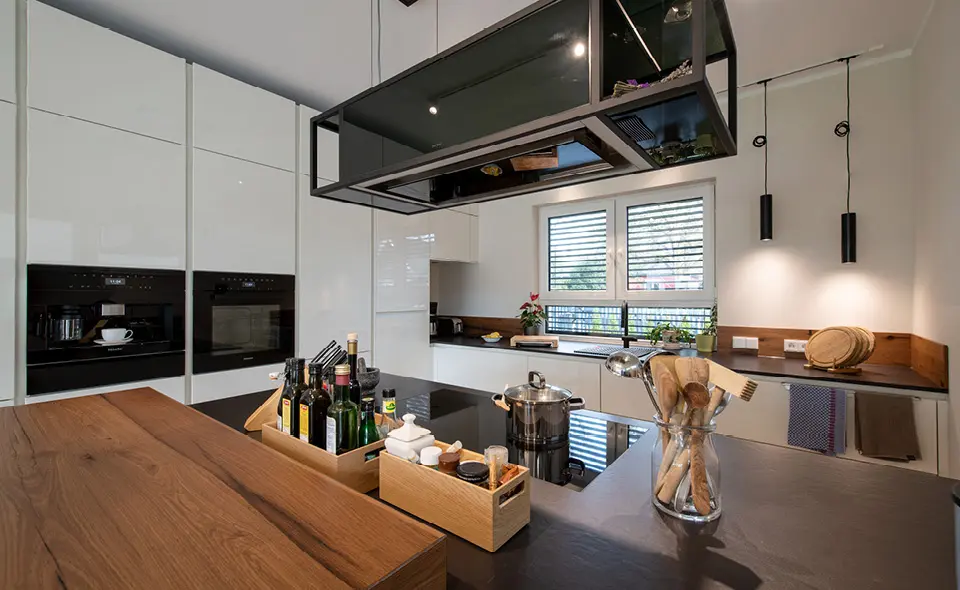 Küche mit Kochinsel