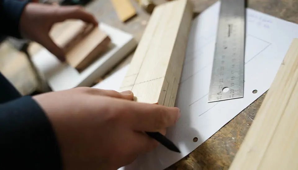 Enblick in Maßarbeiten der Schreinerei von Möbel Eckstein