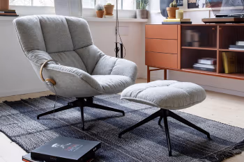 raumfreunde-sessel-unn-mit-hocker.webp