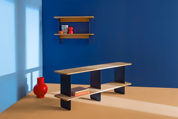 Sideboard und Regal OLAI von RAUM.FREUNDE aus Metall und massiver Eiche