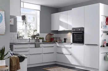 Resopal-Küche in Kristallweiß