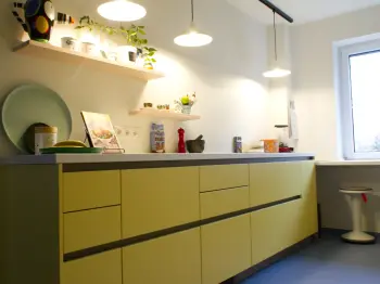 Bild einer urbanen Küche