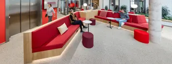 Sitzbank im Atrium von enercity