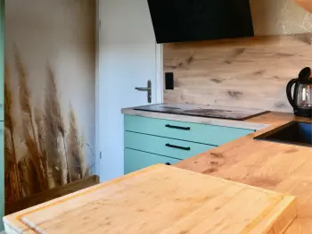 Oberflächenaufnahme einer kleinen Küche