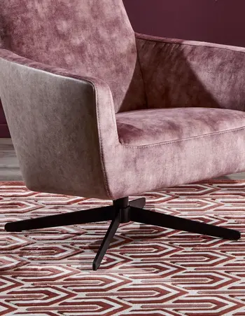 Mauvefarbener Sessel mit Samtbezug und schwarzem Sternfuß.