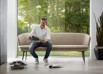 Sitzbänke bieten komfortabel Platz und manche sogar Stauraum.