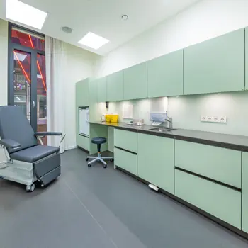 Einbaumöbel im Arztbereich