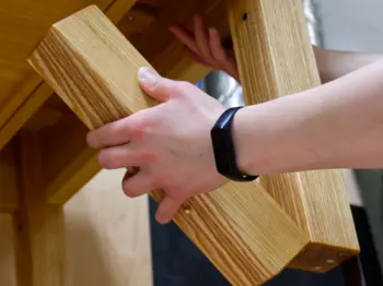 Ein- und ausklappbare Tischbeine