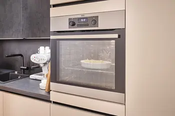 AEG Backofen auf Brusthöhe