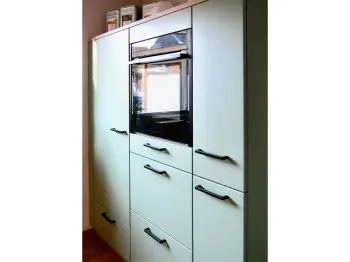 Backofen in einer kleinen Küche