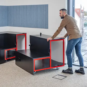 Modulare Sitztribüne in schwarz