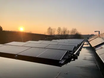 Solaranlage auf dem Dach vom wolfrath Einrichtungshaus