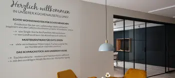 raumplus Gleittür im Gastraum, außen