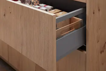 Stauraum in den Auszügen der Kücheninsel