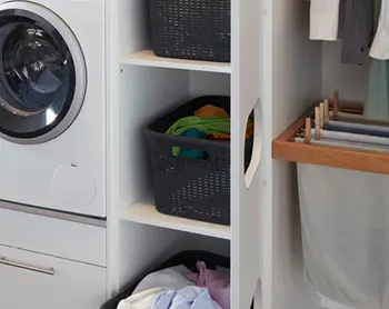 Hauswirtschaftsraum Regale