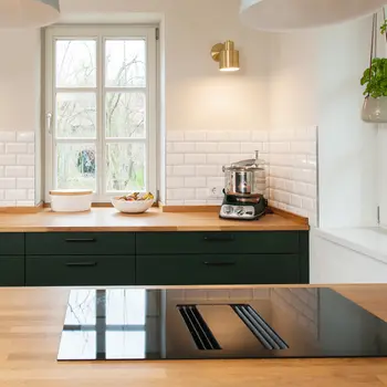 Kochfeld in der Kücheninsel