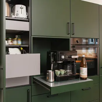 Ausfahrbare Schublade mit Kaffeemaschine