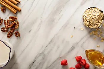 Beispiel einer Marmorstrukturierung mit Küchenutensilien