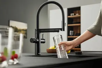 Integrierter Wasserfilter in einer Küchenarmatur