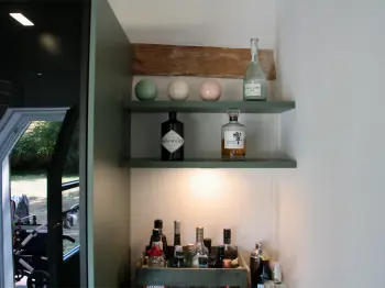 Detailansicht einer modernen Familienküche