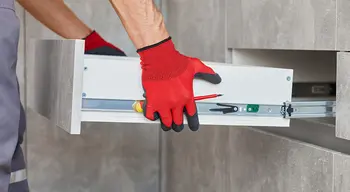 Montage einer Küchenschublade