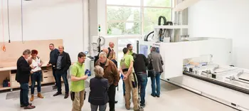 Vorführung der CNC-Maschine
