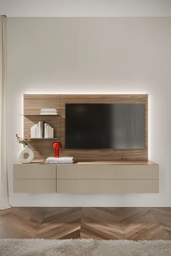 Die hängende Kommode von Global Wohnen Solina setzt Deko und Entertainment perfekt in Szene, ohne dabei aufdringlich zu wirken.